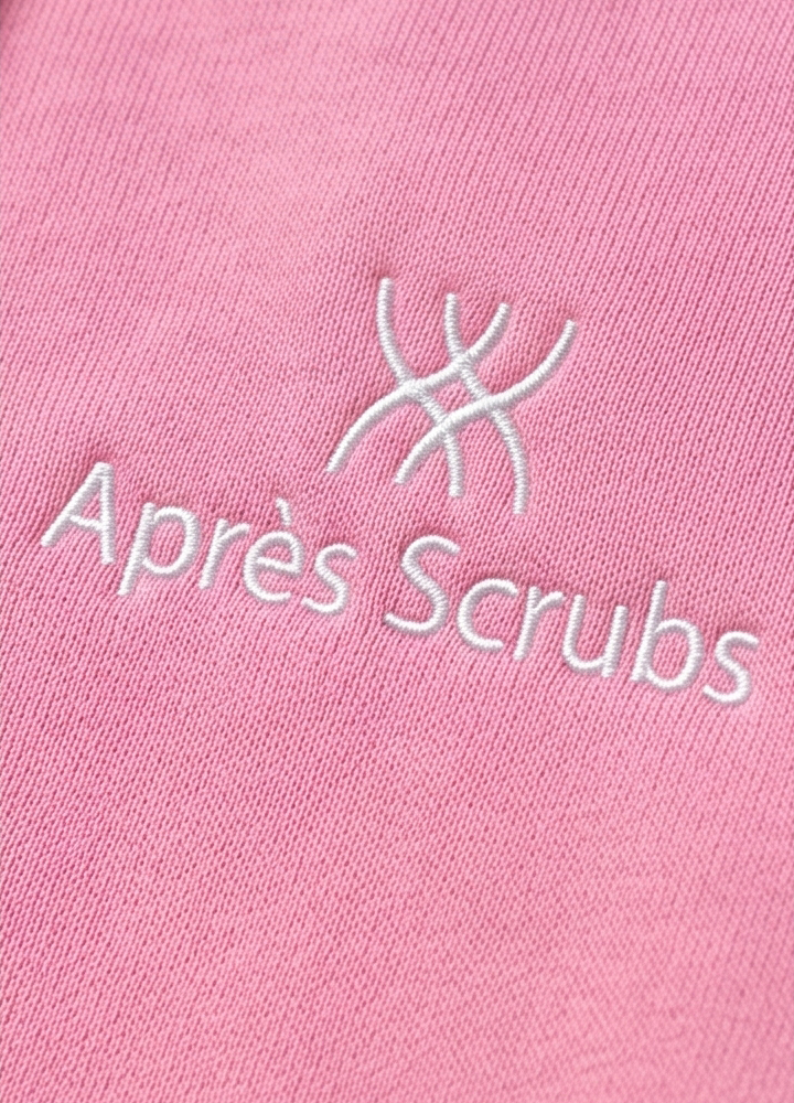 Embroidered Après Scrubs Logo
